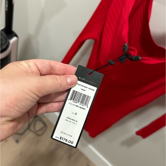 NEW BCBGMAXAZRIA RED BERRY AYA ONE-SHOULDER SWEATER TOP BPO1Z770/B834W SIZE S - Picture 7 of 8